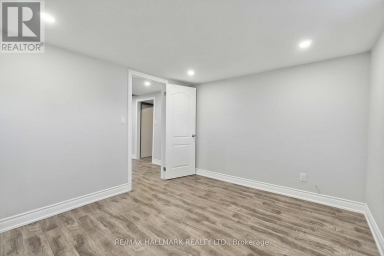 91 BOSTON (LOWER) CRESCENT, Hamilton (Berrisfield), Ontario, L8T4N1