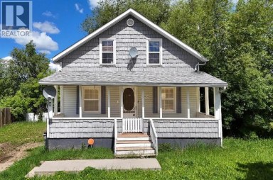 4904 58th Avenue High Prairie Alberta photo 1