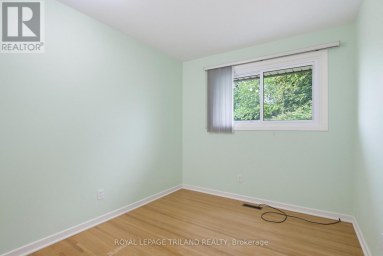 115 CHAMPLAIN CRESCENT London East (East I) Ontario photo 12
