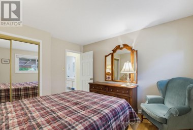 115 CHAMPLAIN CRESCENT London East (East I) Ontario photo 15