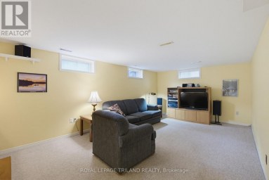115 CHAMPLAIN CRESCENT London East (East I) Ontario photo 17