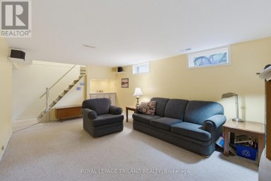 115 CHAMPLAIN CRESCENT London East (East I) Ontario photo 18