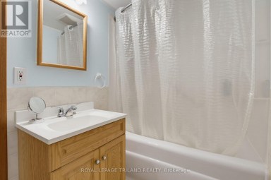 115 CHAMPLAIN CRESCENT London East (East I) Ontario photo 20