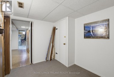 115 CHAMPLAIN CRESCENT London East (East I) Ontario photo 22