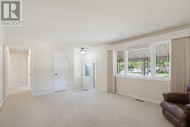 115 CHAMPLAIN CRESCENT London East (East I) Ontario photo 3
