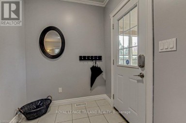 256 EDINBURGH STREET London North (North N) Ontario photo 3