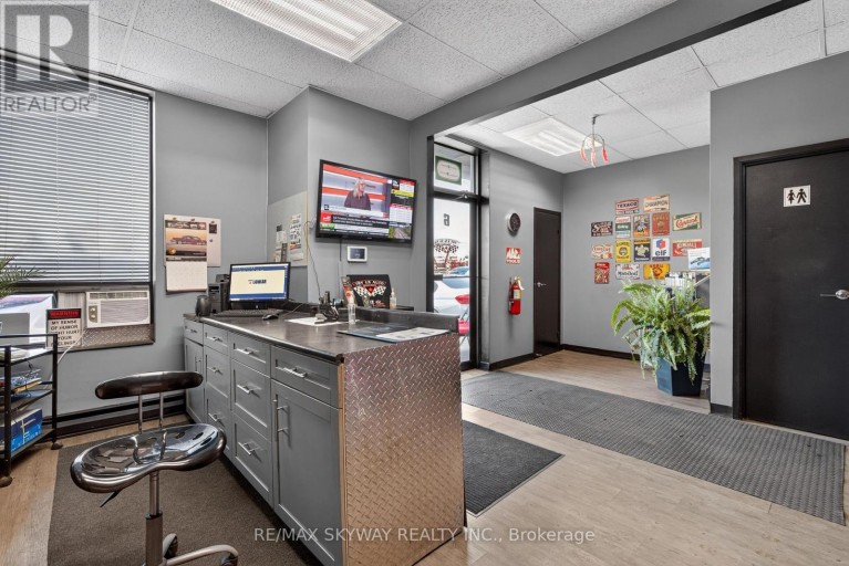 6 - 181 RUTHERFORD ROAD, Brampton (Brampton East Industrial), Ontario, L6W3P4