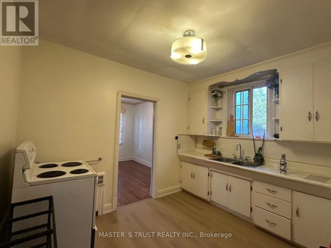 389 LAWRENCE AVENUE W, Toronto (Bedford Park-Nortown), Ontario, M5M1B9