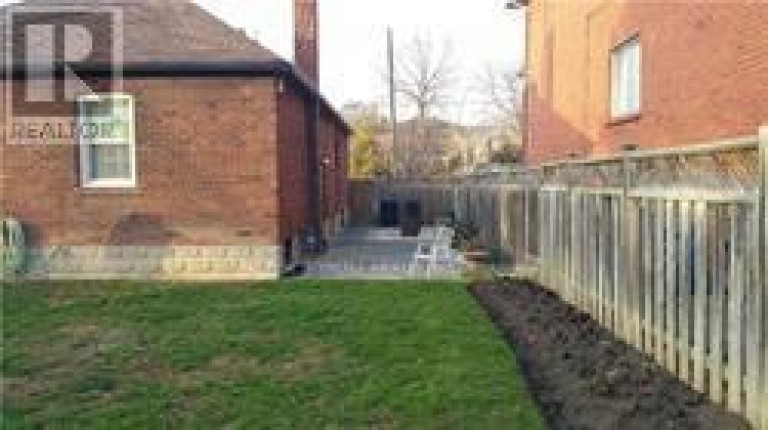 389 LAWRENCE AVENUE W, Toronto (Bedford Park-Nortown), Ontario, M5M1B9