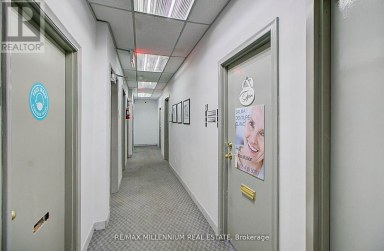 302 - 101 DUNDAS STREET W Whitby (Downtown Whitby) Ontario photo 4