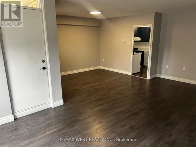 202 - 130 NEPTUNE DRIVE, Toronto (Englemount-Lawrence), Ontario, M6A1X5