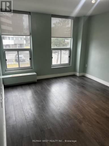 202 - 130 NEPTUNE DRIVE, Toronto (Englemount-Lawrence), Ontario, M6A1X5