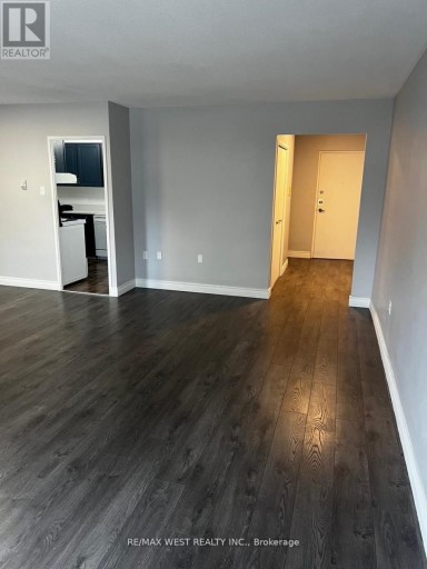 202 - 130 NEPTUNE DRIVE, Toronto (Englemount-Lawrence), Ontario, M6A1X5