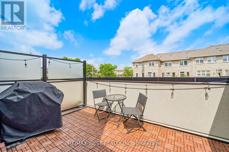 110 - 3686 ST CLAIR AVENUE E, Toronto (Cliffcrest), Ontario, M1M0E4