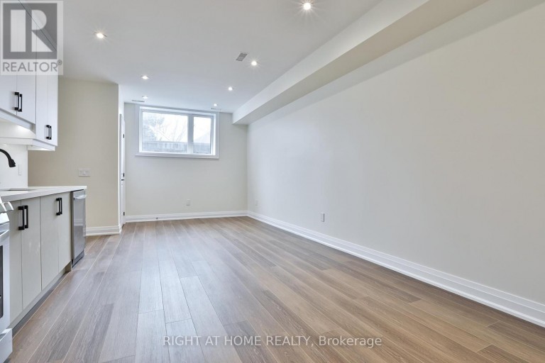 2 - 39 FIFTEENTH STREET, Toronto (New Toronto), Ontario, M8V3J3