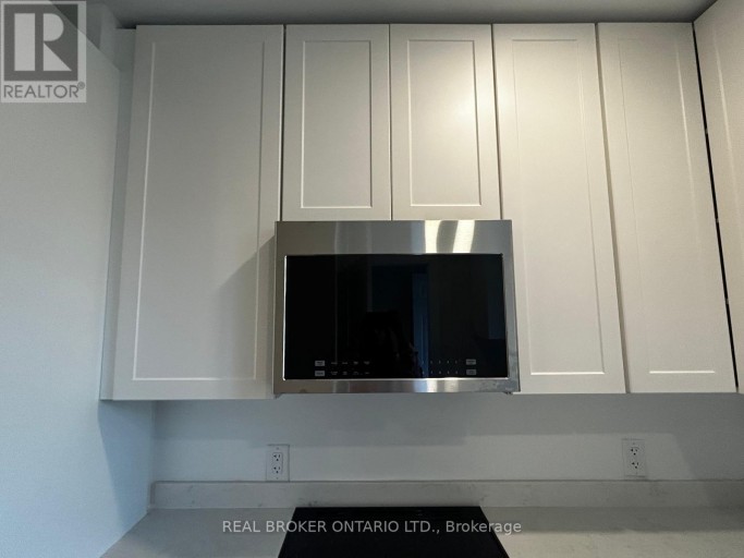 2 - 659 VAUGHAN ROAD, Toronto (Oakwood Village), Ontario, M6E2Y4