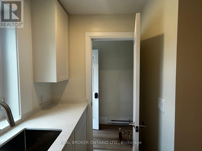 2 - 659 VAUGHAN ROAD, Toronto (Oakwood Village), Ontario, M6E2Y4