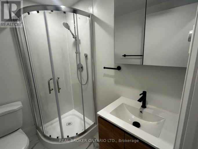 2 - 659 VAUGHAN ROAD, Toronto (Oakwood Village), Ontario, M6E2Y4