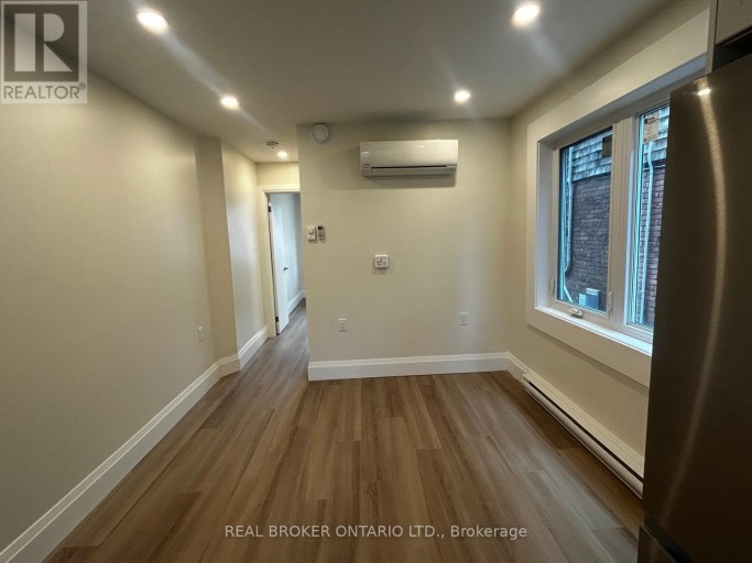 2 - 659 VAUGHAN ROAD, Toronto (Oakwood Village), Ontario, M6E2Y4