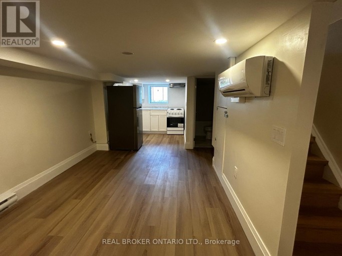 3 - 659 VAUGHAN ROAD, Toronto (Oakwood Village), Ontario, M6E2Y4