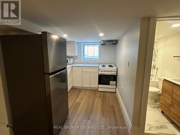 3 - 659 VAUGHAN ROAD, Toronto (Oakwood Village), Ontario, M6E2Y4