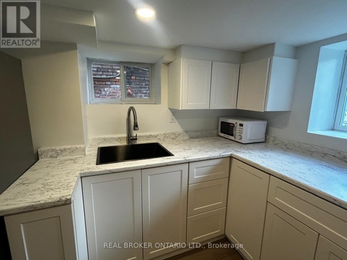 3 - 659 VAUGHAN ROAD, Toronto (Oakwood Village), Ontario, M6E2Y4