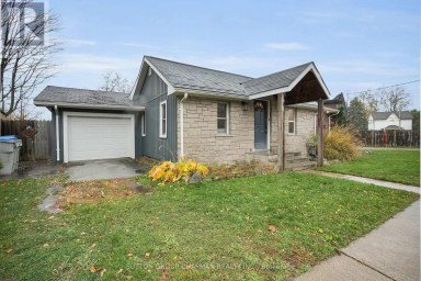 15 ARTHUR STREET Lambton Shores Ontario photo 2
