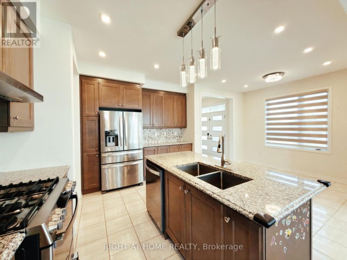 30 BOOTHILL DRIVE, Brampton (Northwest Brampton), Ontario, L7A5E4