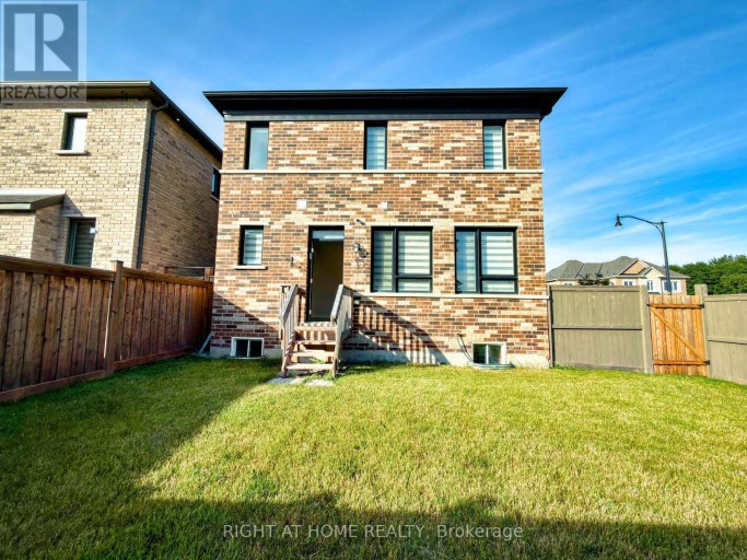 30 BOOTHILL DRIVE, Brampton (Northwest Brampton), Ontario, L7A5E4