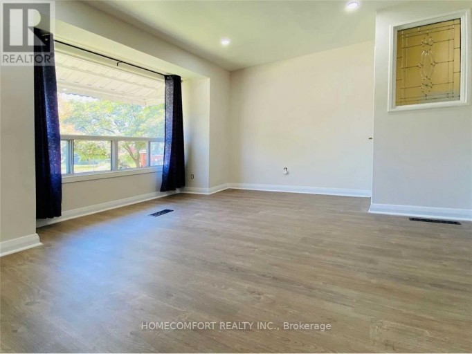 2 MENDIP CRESCENT, Toronto (Dorset Park), Ontario, M1P1Y4