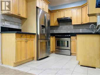 2 MENDIP CRESCENT Toronto (Dorset Park) Ontario photo 4