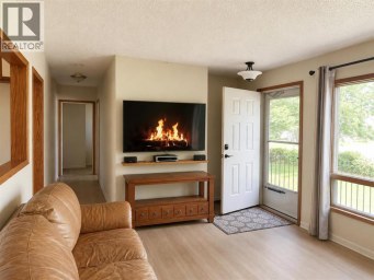 2510 35 Street SE Calgary Alberta photo 3