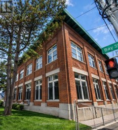 100 - 231 BAY STREET N Hamilton (Central) Ontario photo 1