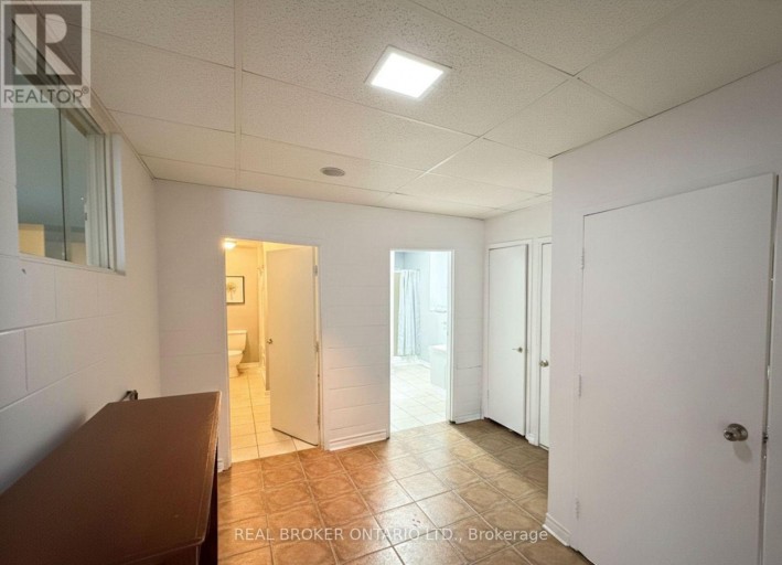 100 - 231 BAY STREET N, Hamilton (Central), Ontario, L8R2R1