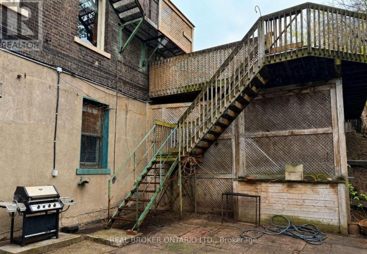 100 - 231 BAY STREET N, Hamilton (Central), Ontario, L8R2R1