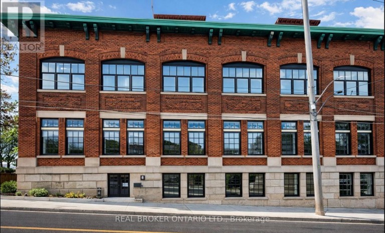 100 - 231 BAY STREET N, Hamilton (Central), Ontario, L8R2R1