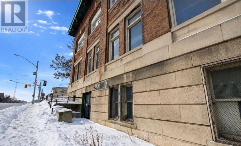 100 - 231 BAY STREET N, Hamilton (Central), Ontario, L8R2R1