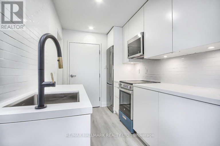 2 - 415 DUNDAS STREET E, Toronto (Moss Park), Ontario, M5A2A9