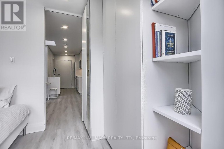 2 - 415 DUNDAS STREET E, Toronto (Moss Park), Ontario, M5A2A9