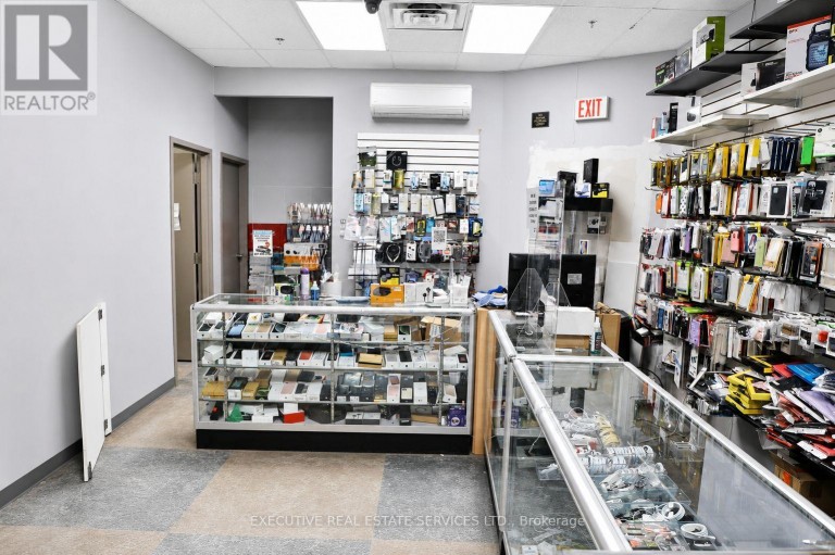 #6 - 25 KINGS CROSS ROAD, Brampton (Queen Street Corridor), Ontario, L6T3V5