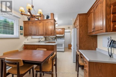 7 MARTIN STREET Laurentian Hills Ontario photo 12