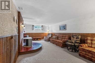 7 MARTIN STREET Laurentian Hills Ontario photo 35