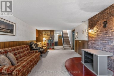 7 MARTIN STREET Laurentian Hills Ontario photo 36
