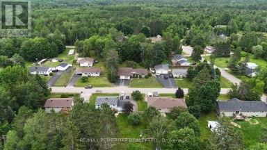 7 MARTIN STREET Laurentian Hills Ontario photo 39