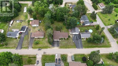 7 MARTIN STREET Laurentian Hills Ontario photo 49