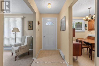 7 MARTIN STREET Laurentian Hills Ontario photo 8
