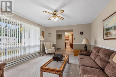 7 MARTIN STREET Laurentian Hills Ontario photo 9