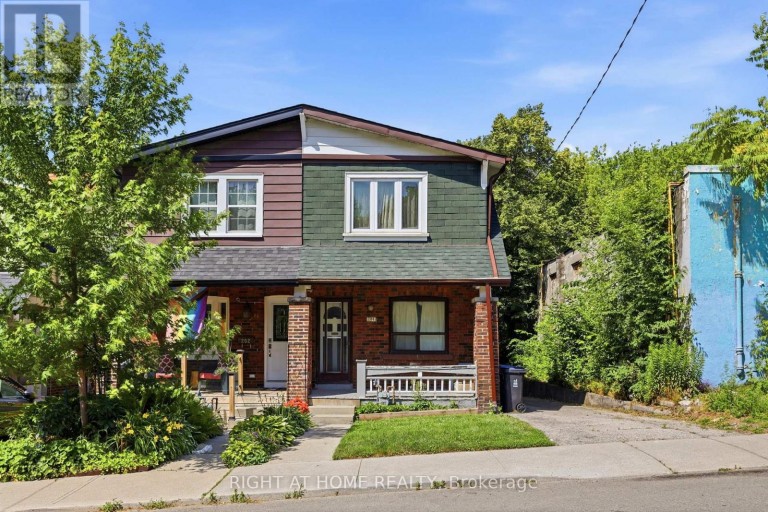 204 HIGHFIELD ROAD, Toronto (Greenwood-Coxwell), Ontario, M4L2V3