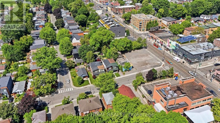 204 HIGHFIELD ROAD, Toronto (Greenwood-Coxwell), Ontario, M4L2V3