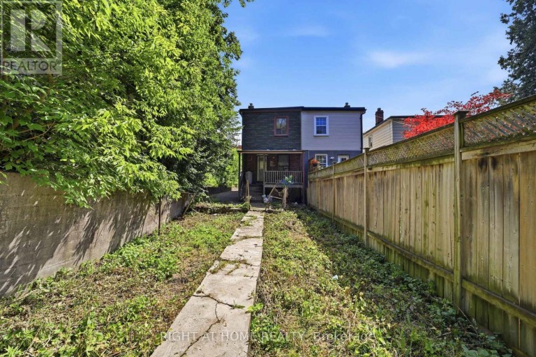 204 HIGHFIELD ROAD, Toronto (Greenwood-Coxwell), Ontario, M4L2V3